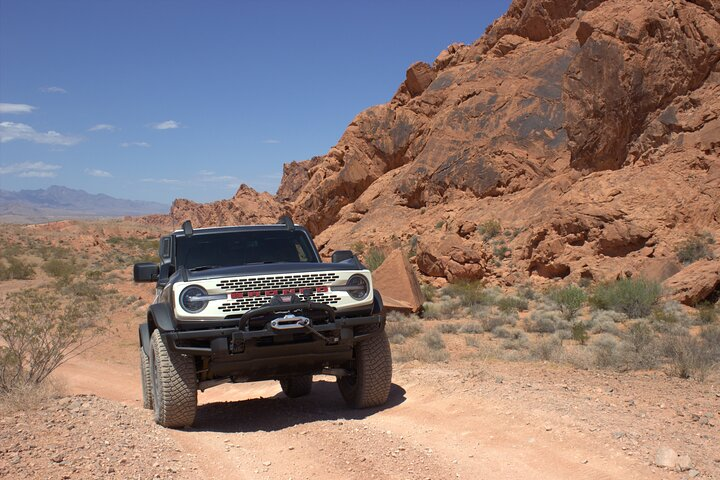 Luxury Bronco Rental from Las Vegas to Zion Helicopter Tours